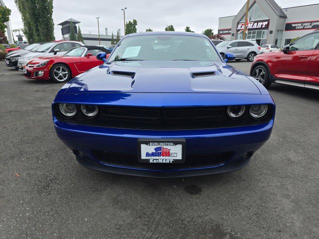 Used 2019 Dodge Challenger SXT w/ Driver Convenience Group image 9