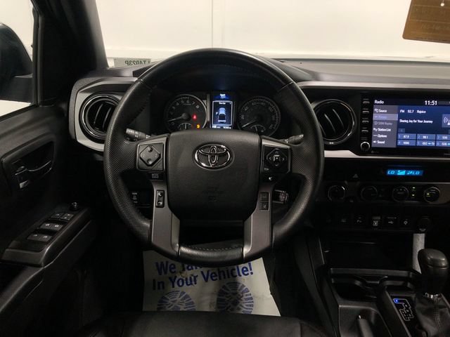Used 2022 Toyota Tacoma TRD Off-Road w/ Technology Package AWD/4WD image 16