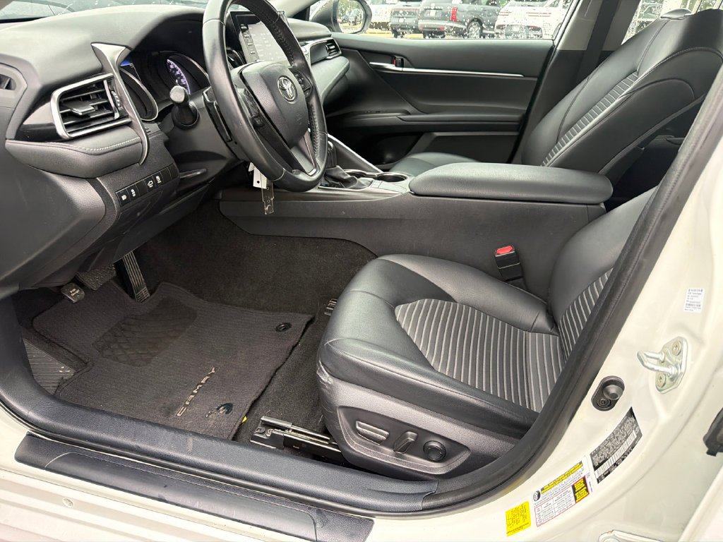 Used 2022 Toyota Camry SE w/ Carpet Mat Package (TMS) FWD image 9