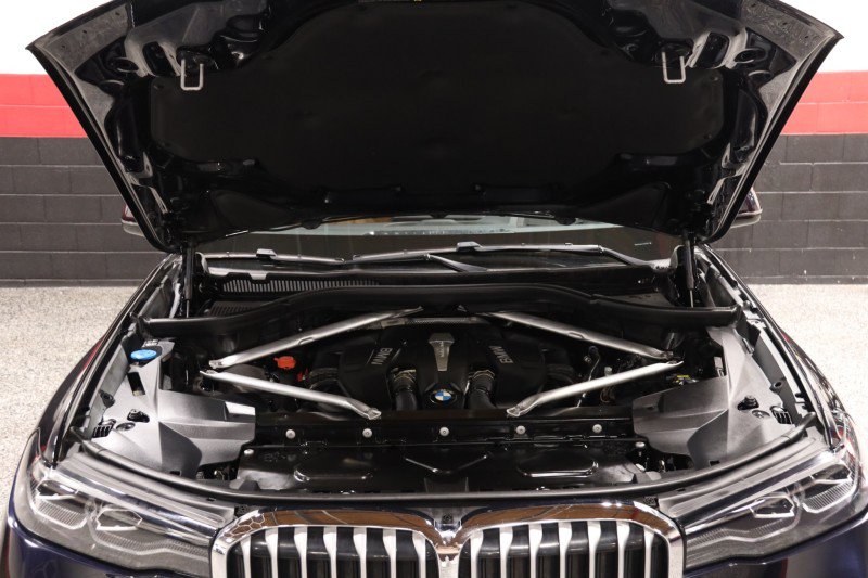 Used 2019 BMW X7 xDrive50i w/ M Sport Package AWD/4WD image 14