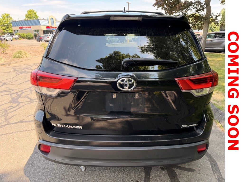 Used 2017 Toyota Highlander SE AWD/4WD image 8
