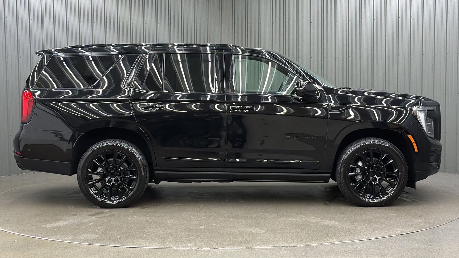 Used 2026 GMC Yukon Denali w/ Sun & Power Step Package AWD/4WD image 6