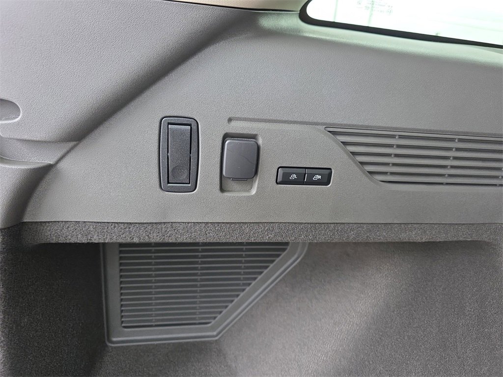 Used 2025 Lincoln Nautilus Premier w/ Equipment Group 102A image 36