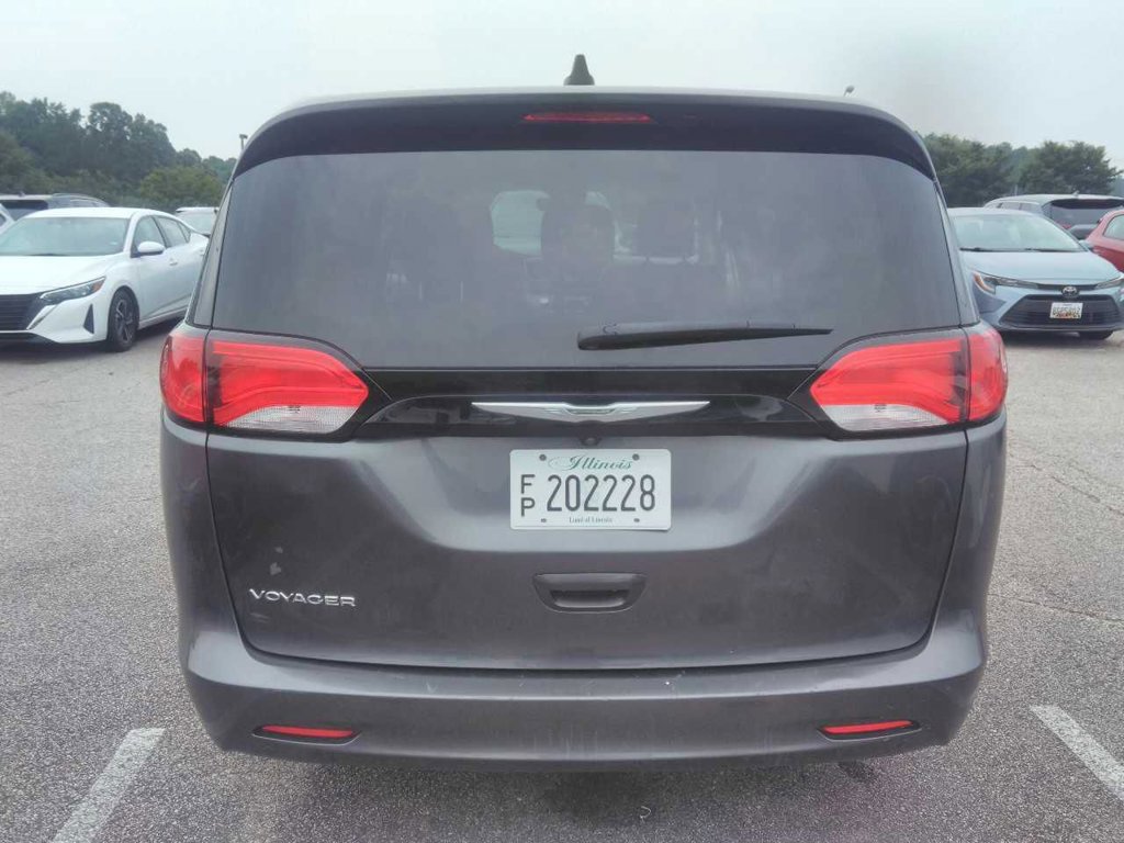 Used 2023 Chrysler Voyager LX FWD image 7