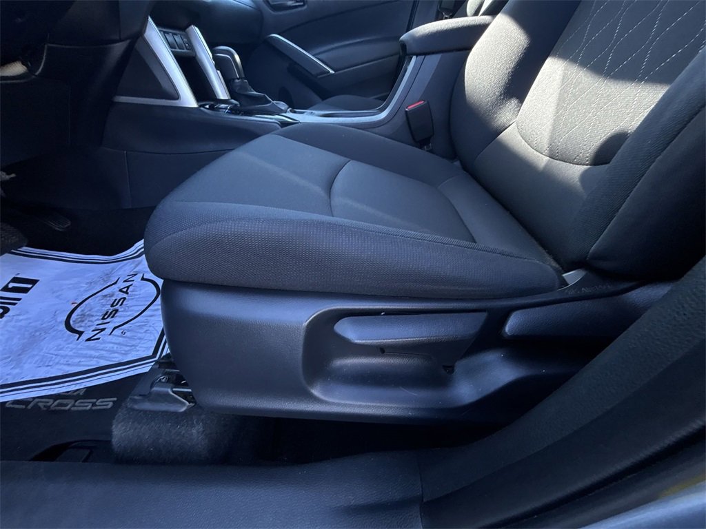 Used 2022 Toyota Corolla Cross LE image 18