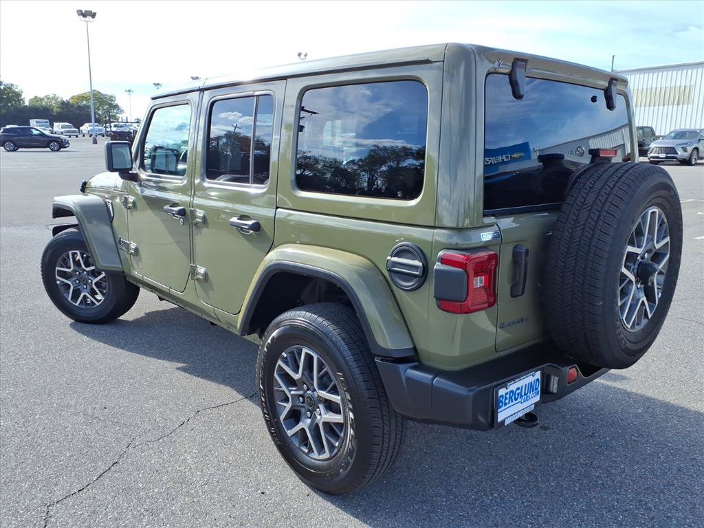 Used 2026 Jeep Wrangler Unlimited Sahara AWD/4WD image 6
