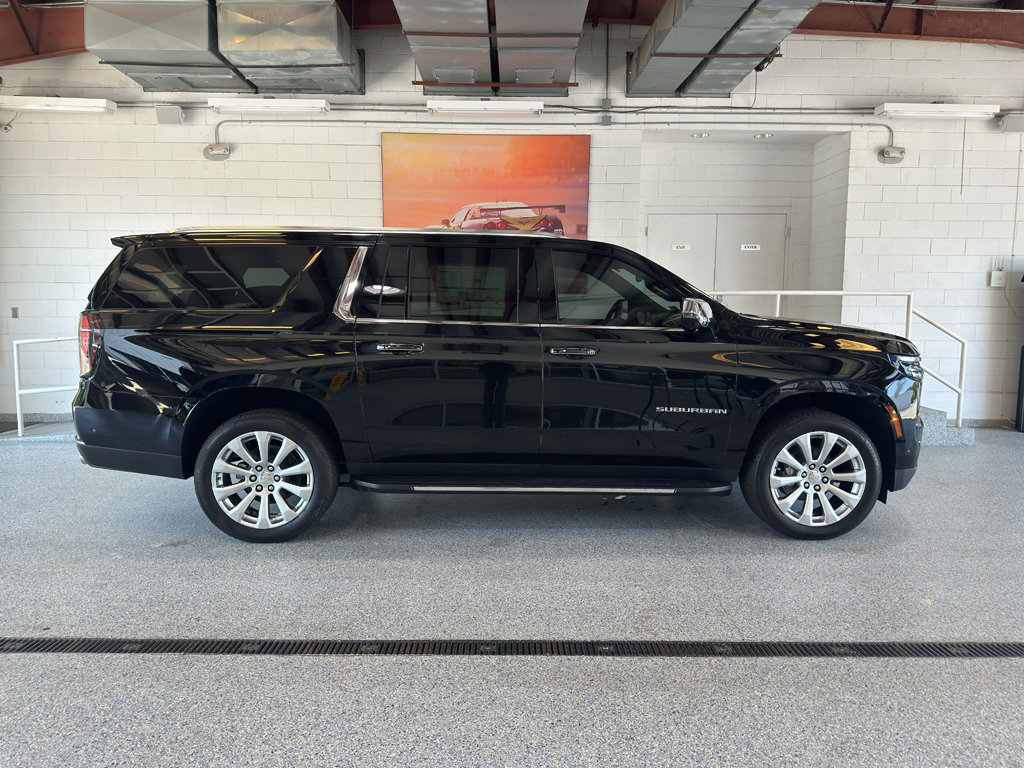 New 2025 Chevrolet Suburban Premier image 2