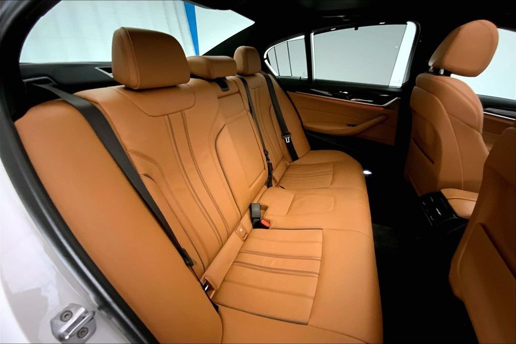Used 2019 BMW 540i w/ Executive Package RWD image 15