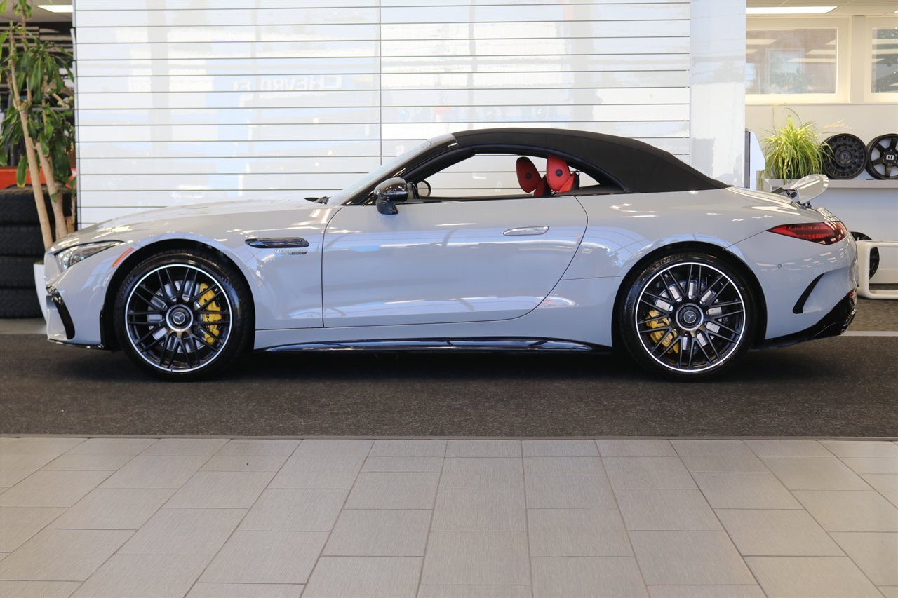 Used 2023 Mercedes-Benz SL 63 AMG 4MATIC w/ Driver Assistance Package image 7