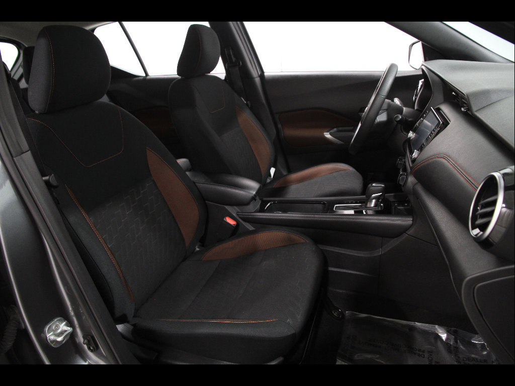 Used 2024 Nissan Kicks SR w/ Exterior Package FWD image 15