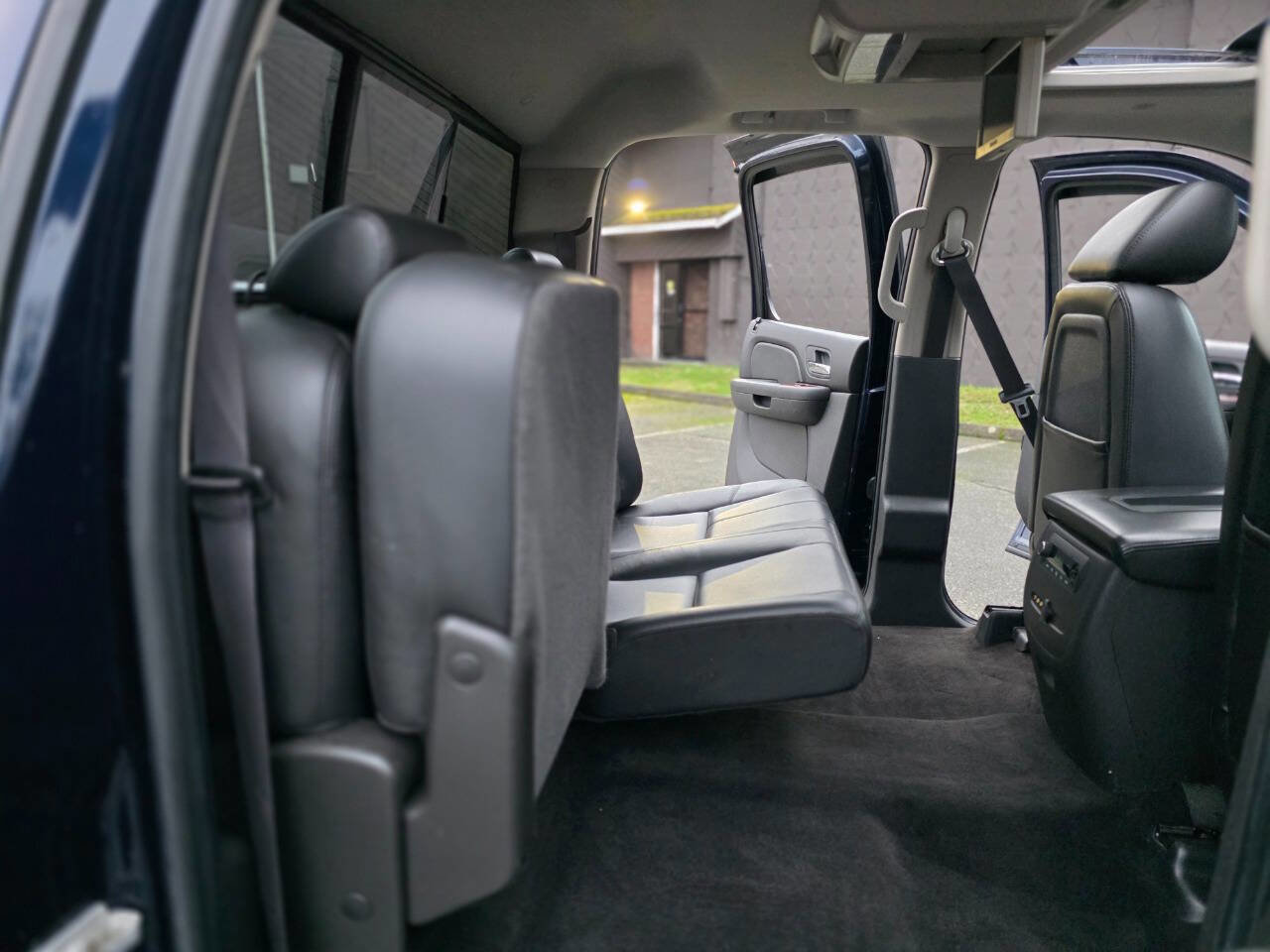 Used 2011 Chevrolet Silverado 3500 LTZ image 58