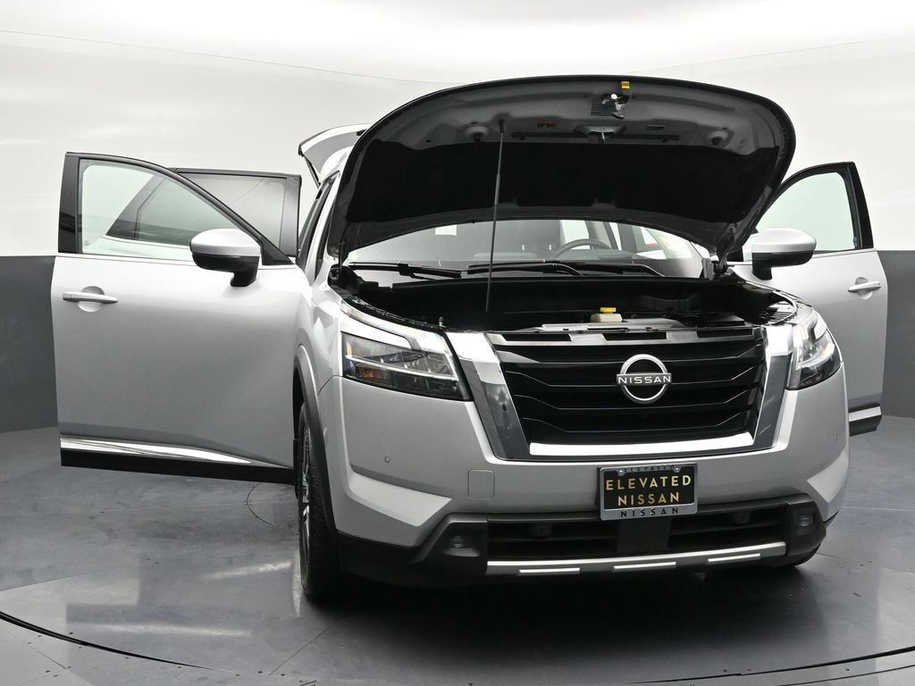 Used 2022 Nissan Pathfinder Platinum w/ Cargo Package image 38