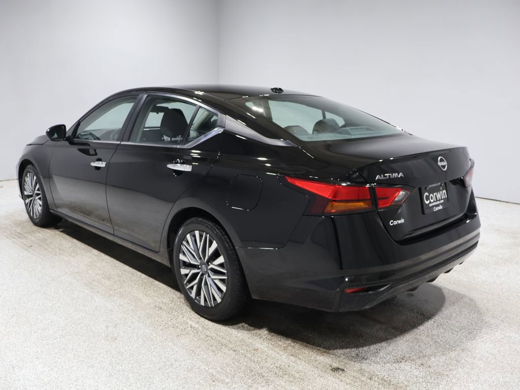 Used 2023 Nissan Altima 2.5 SV image 4