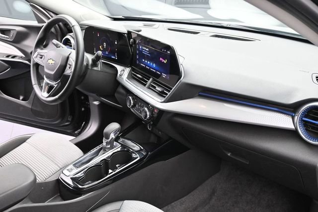 Used 2025 Chevrolet Trax LT w/ LT Convenience Package FWD image 36
