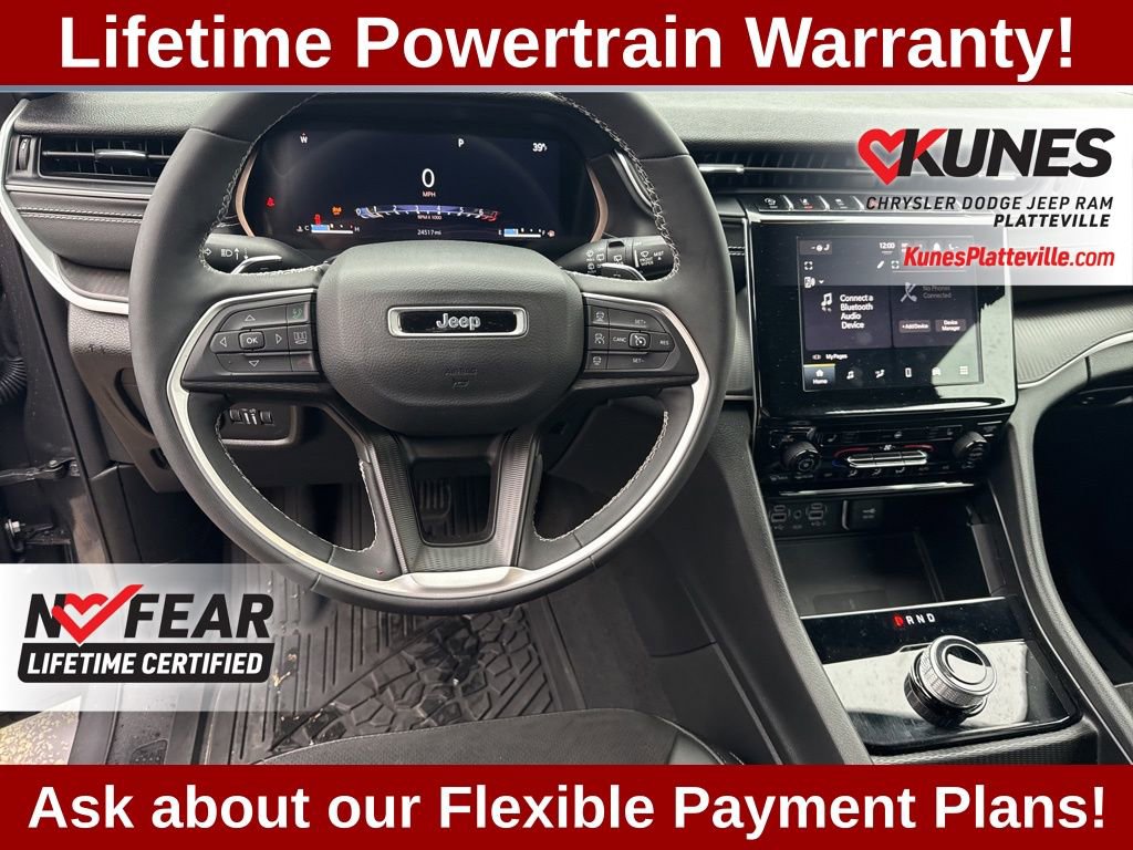 Used 2023 Jeep Grand Cherokee Altitude AWD/4WD image 15