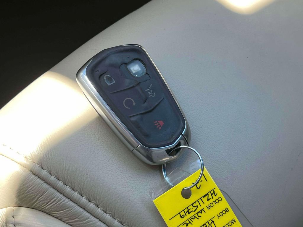 Used 2017 Cadillac XT5 Premium Luxury FWD image 39