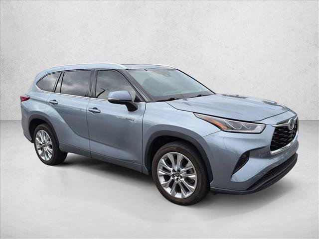 Used 2021 Toyota Highlander Limited FWD image 3