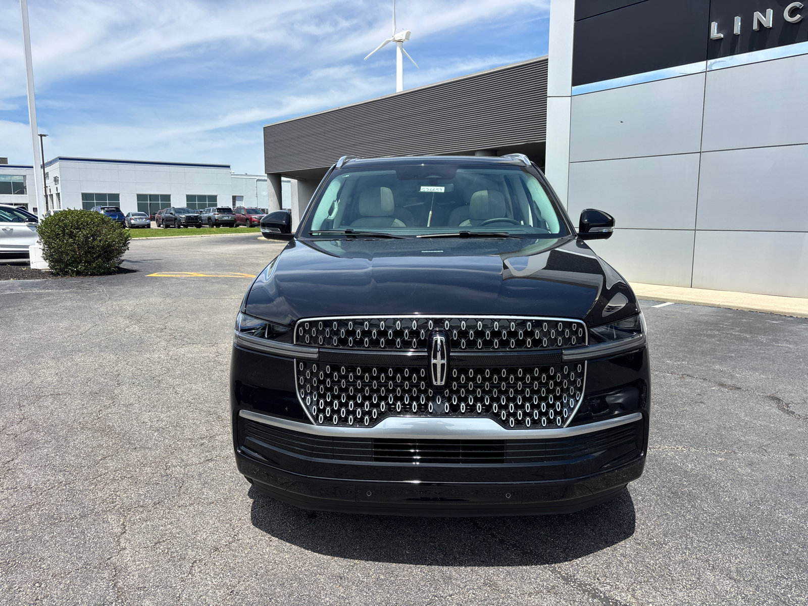 New 2026 Lincoln Navigator Reserve AWD/4WD image 2