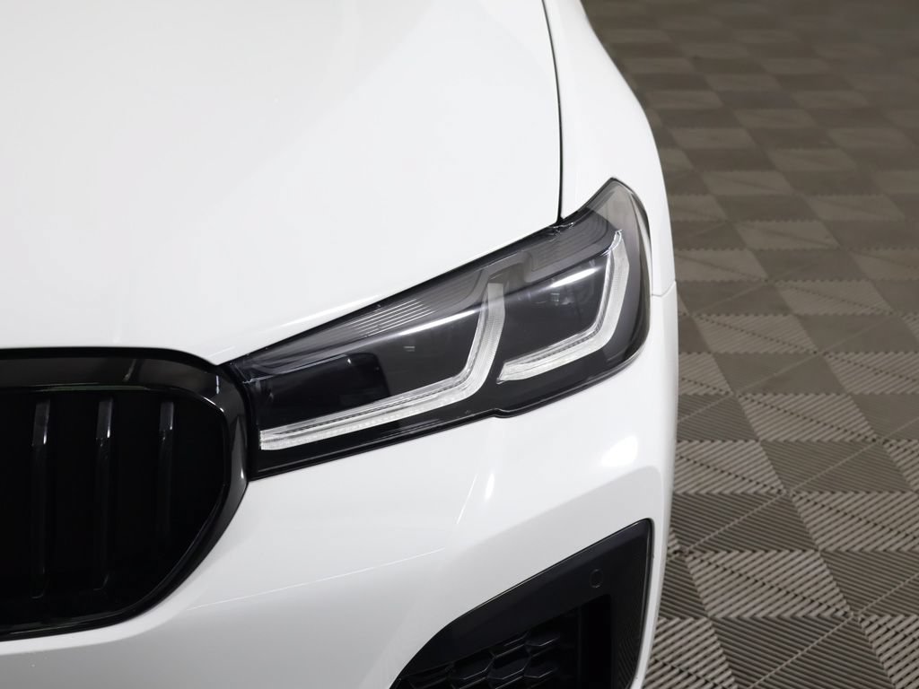 Used 2023 BMW M550i xDrive w/ Executive Package AWD/4WD image 17