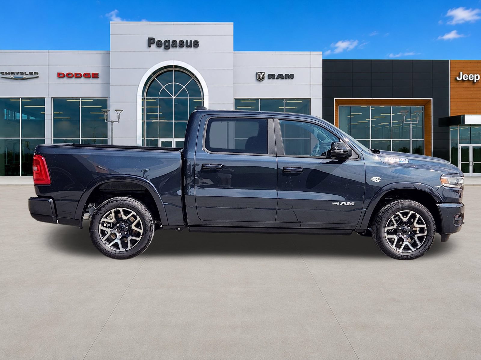 New 2026 RAM 1500 Laramie w/ Laramie Southwest Edition AWD/4WD image 7