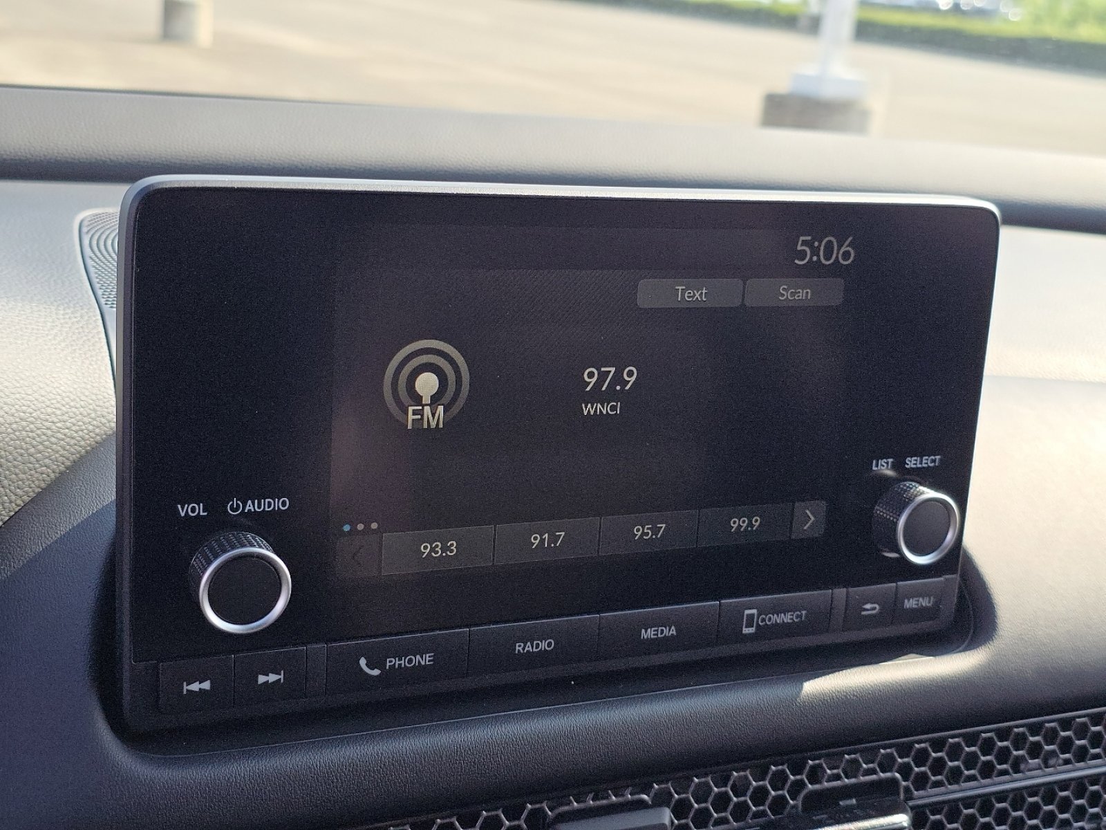 Used 2025 Honda HR-V Sport image 29