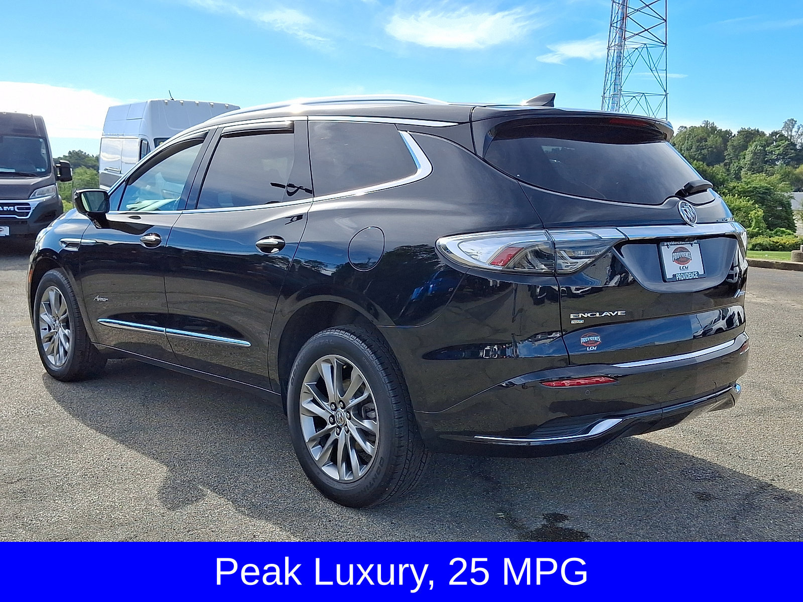 Used 2024 Buick Enclave Avenir w/ Avenir Technology Package AWD/4WD image 5