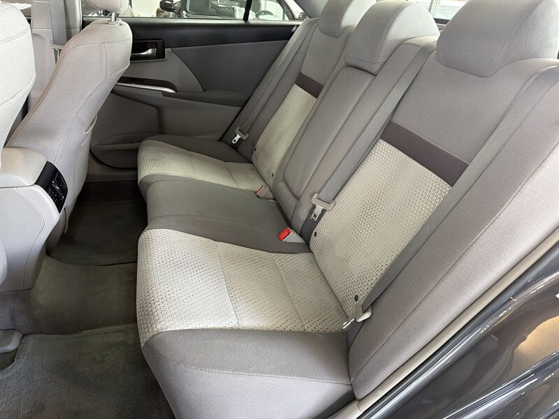 Used 2012 Toyota Camry XLE w/ Convenience Pkg FWD image 20