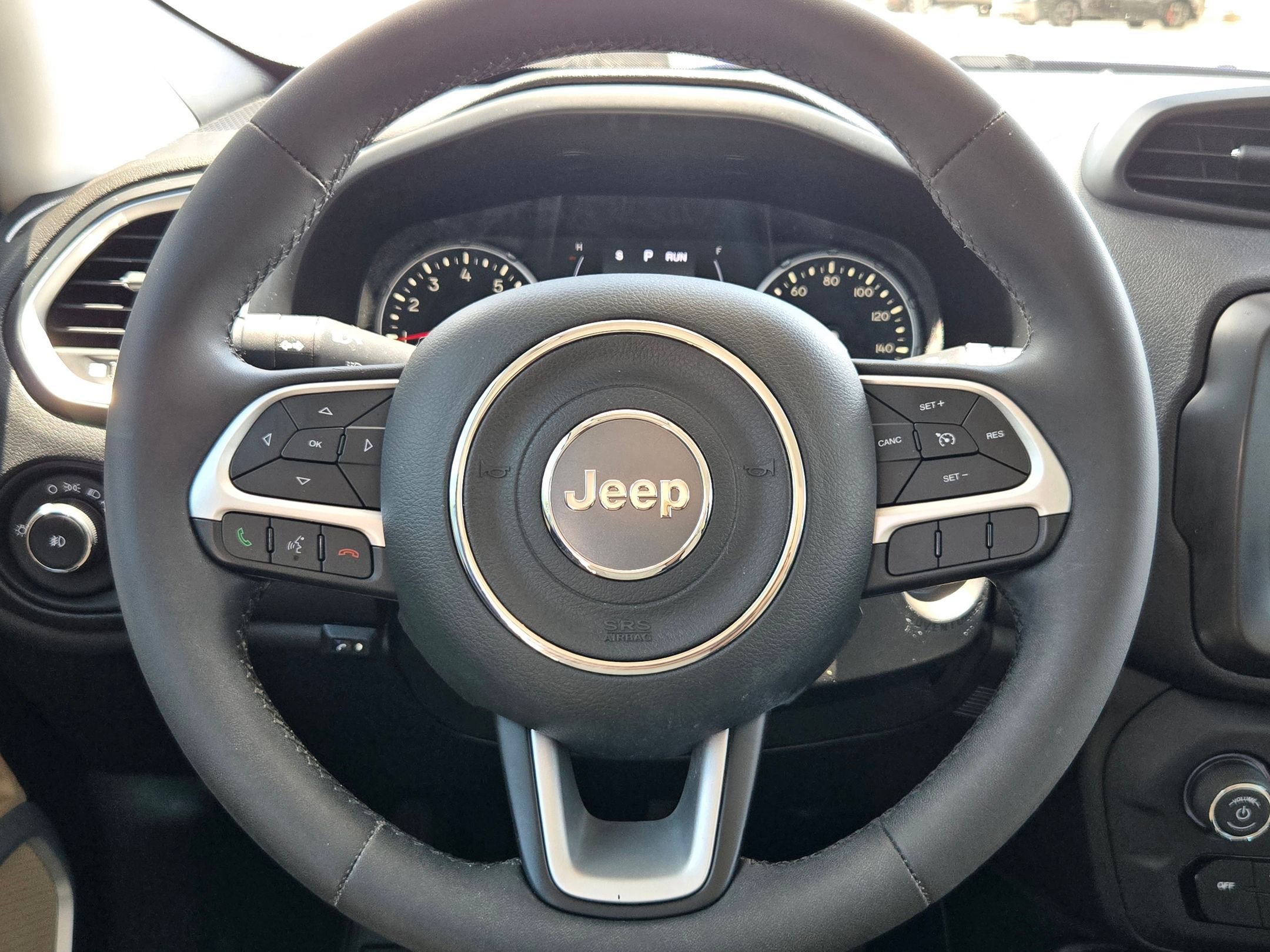 Used 2018 Jeep Renegade Latitude FWD image 20