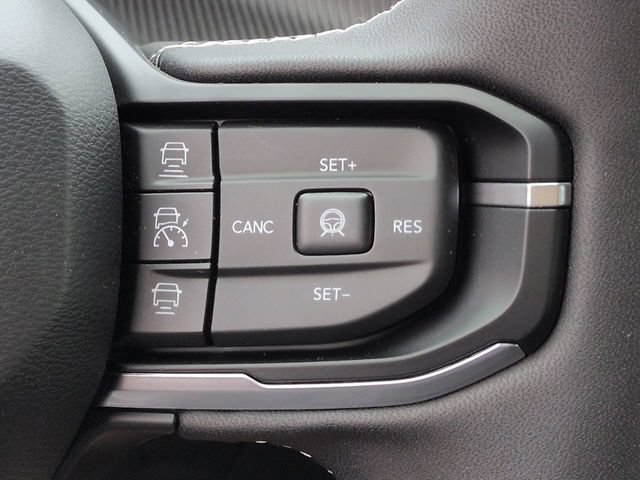 New 2026 Jeep Cherokee Overland w/ Advanced Pro Tech Group AWD/4WD image 28