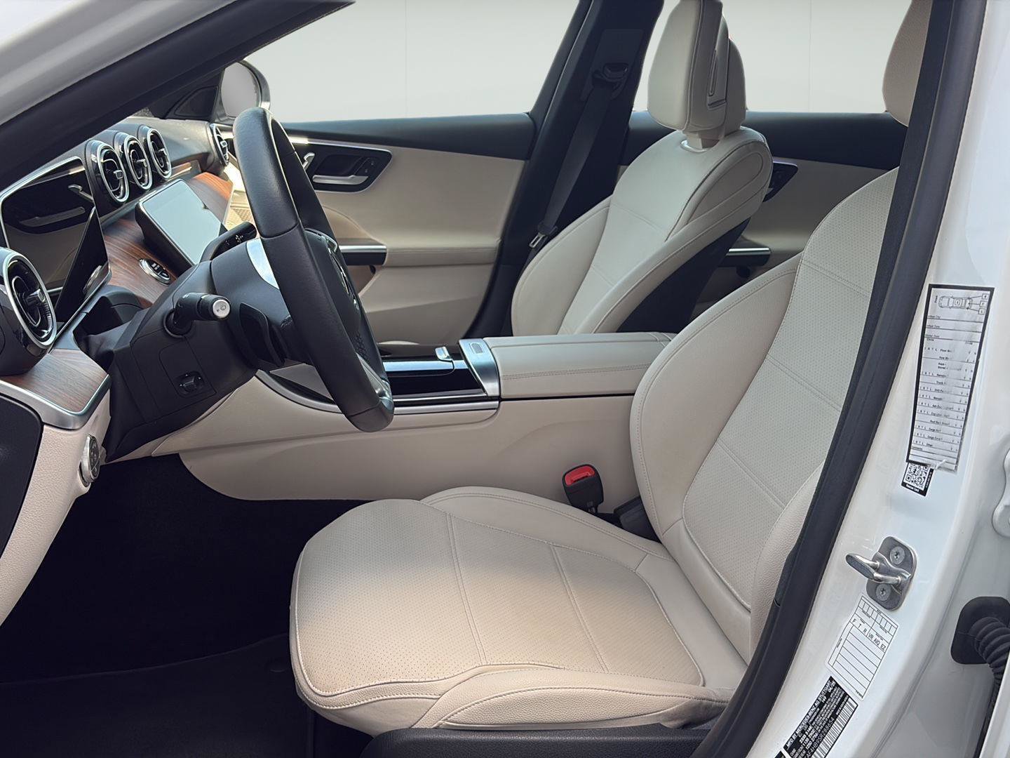 Used 2025 Mercedes-Benz C 300 4MATIC Sedan image 6