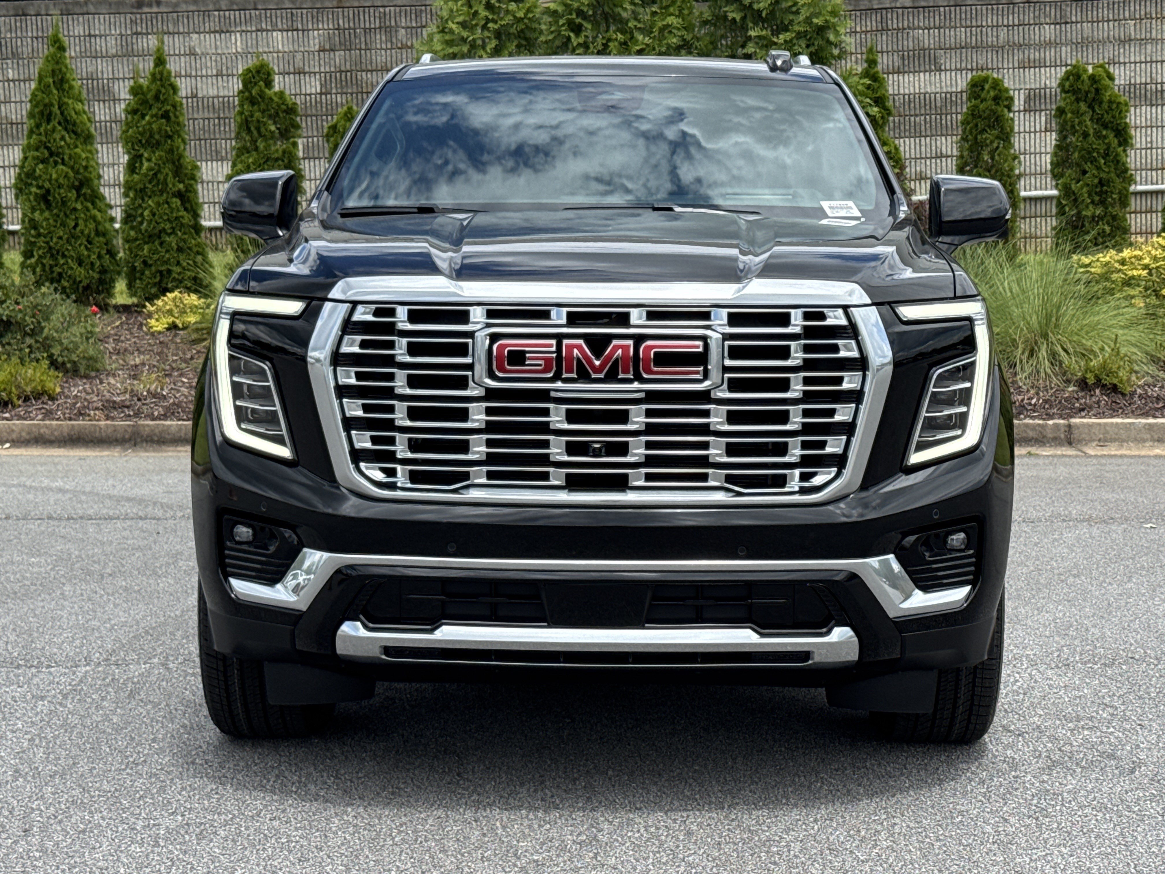New 2026 GMC Yukon XL Denali w/ Denali Reserve Package AWD/4WD image 3