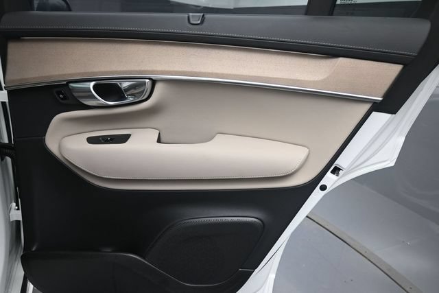 Certified 2026 Volvo XC90 B6 Ultra w/ Protection Package Premier AWD/4WD image 29