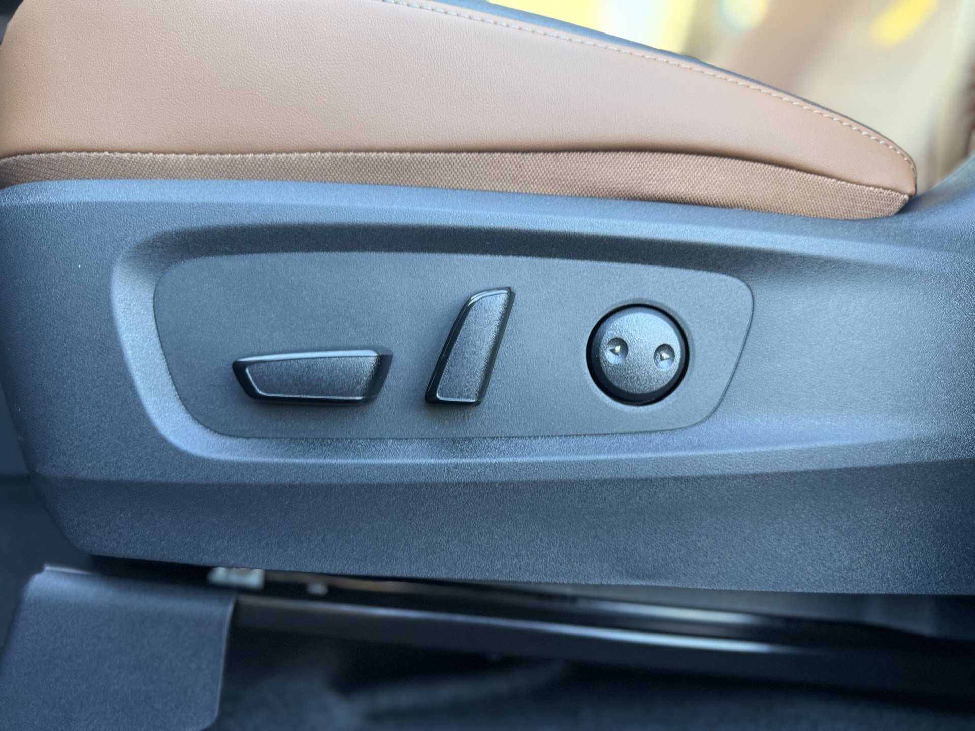 New 2025 Nissan Pathfinder Platinum image 13