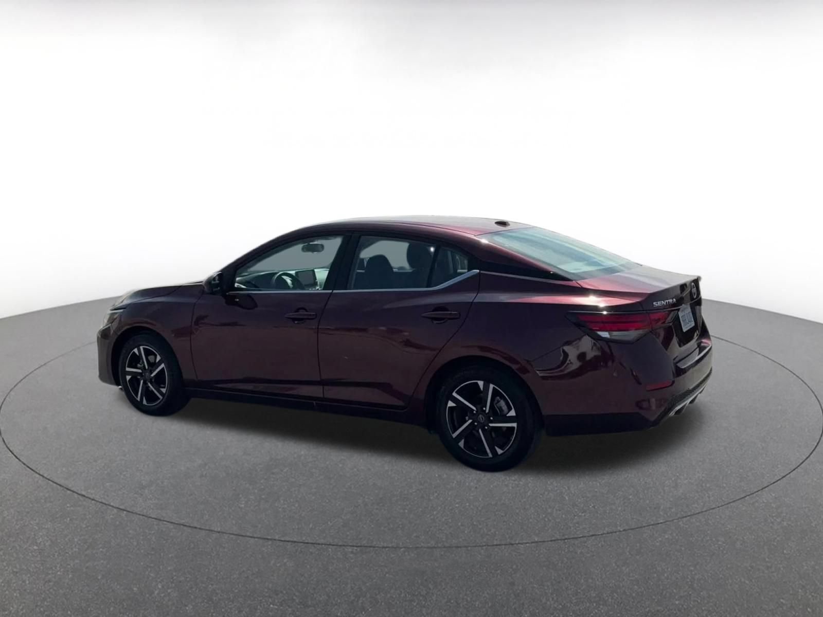 Used 2025 Nissan Sentra SV FWD image 9