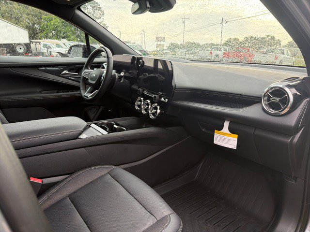 Used 2026 Chevrolet Blazer EV LT w/ Super Cruise Package FWD image 8