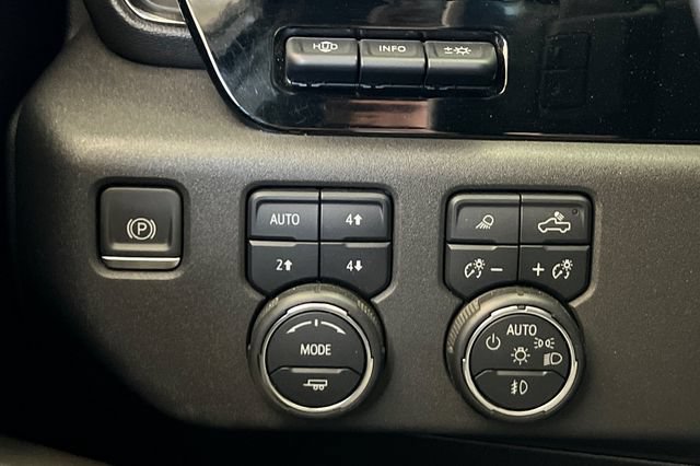 Used 2022 Chevrolet Silverado 1500 ZR2 w/ Technology Package AWD/4WD image 36