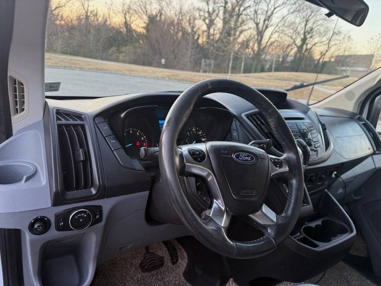 Used 2015 Ford Transit 350 XLT RWD image 12