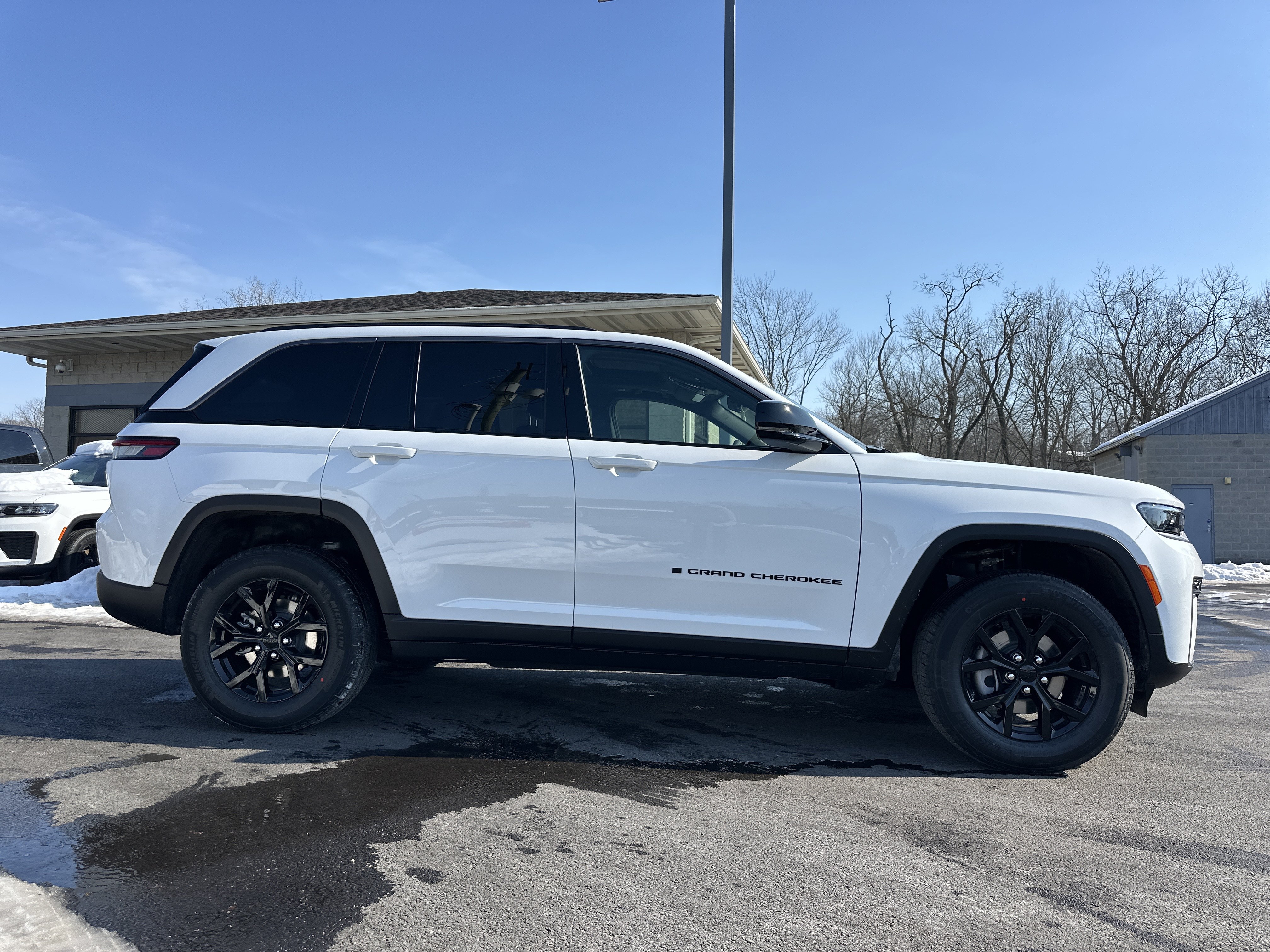 New 2026 Jeep Grand Cherokee Altitude AWD/4WD image 18