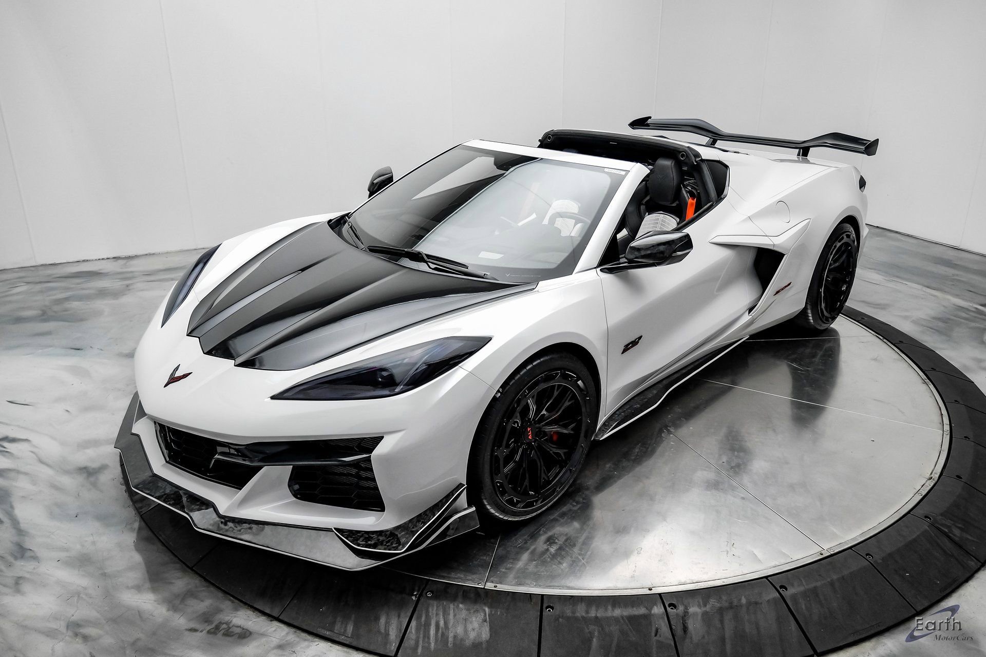 Used 2023 Chevrolet Corvette Z06 w/ Z07 Performance Package image 5