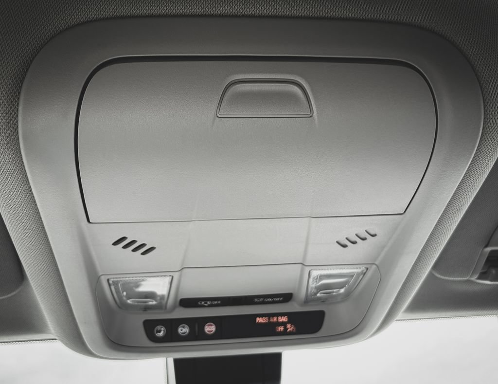 Used 2021 Chevrolet Equinox LT FWD image 14
