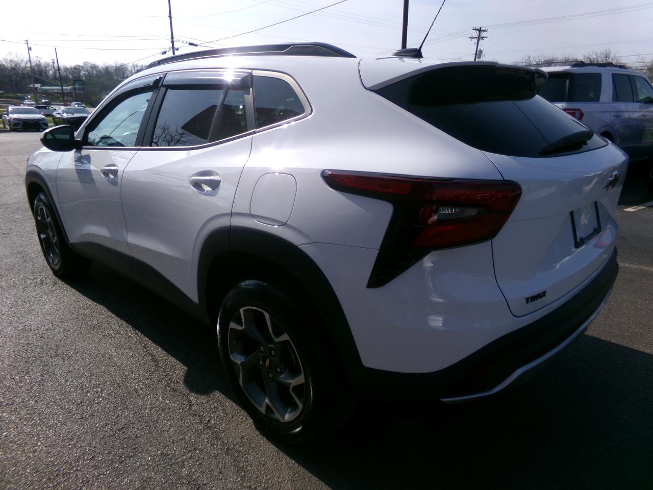 Used 2025 Chevrolet Trax LT w/ Driver Confidence Package image 5