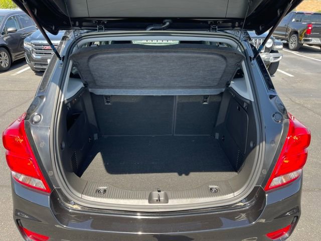 Used 2022 Chevrolet Trax LT w/ Midnight Edition image 7