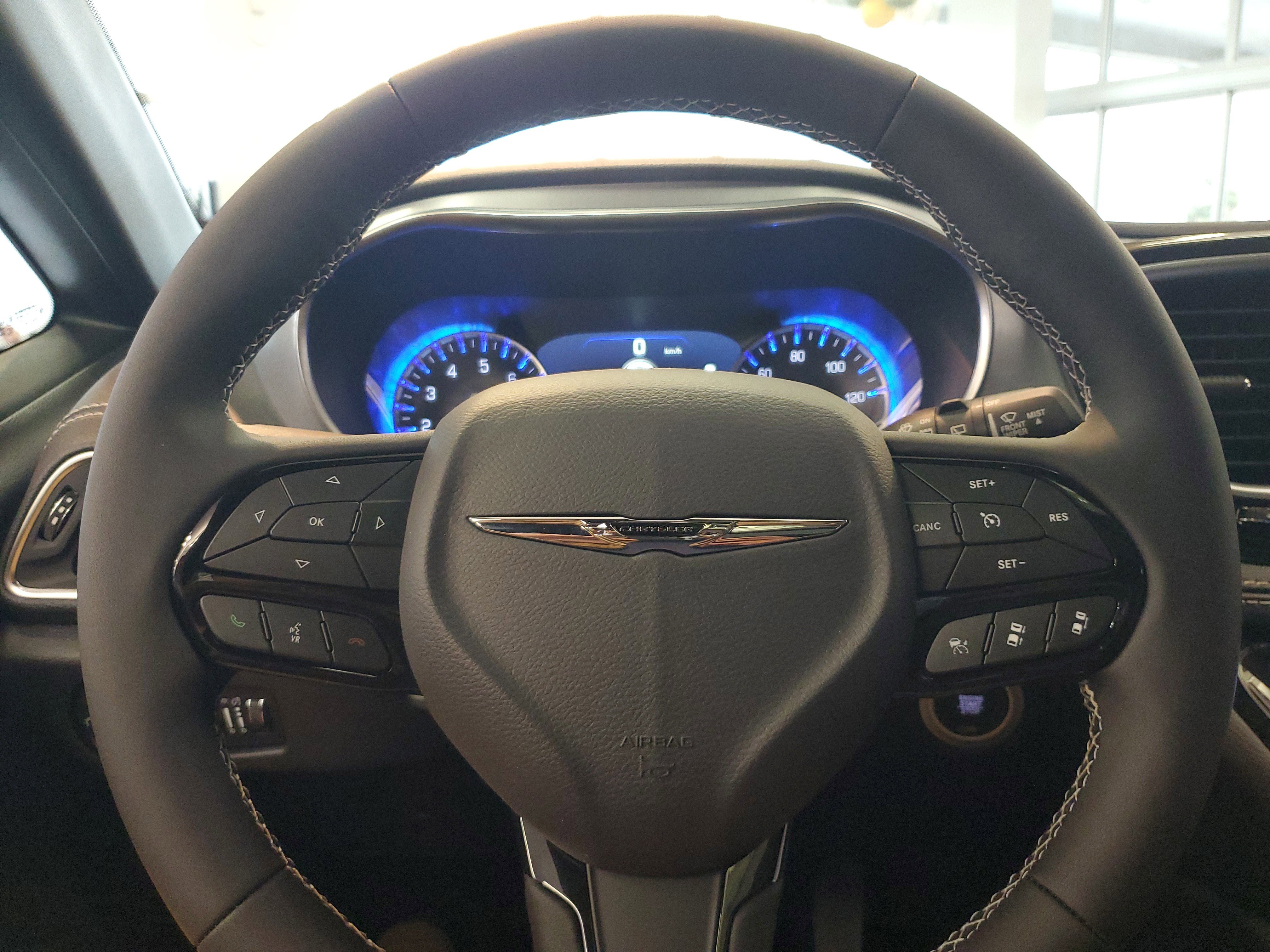 New 2026 Chrysler Pacifica Limited w/ Uconnect Theater Family Group image 17