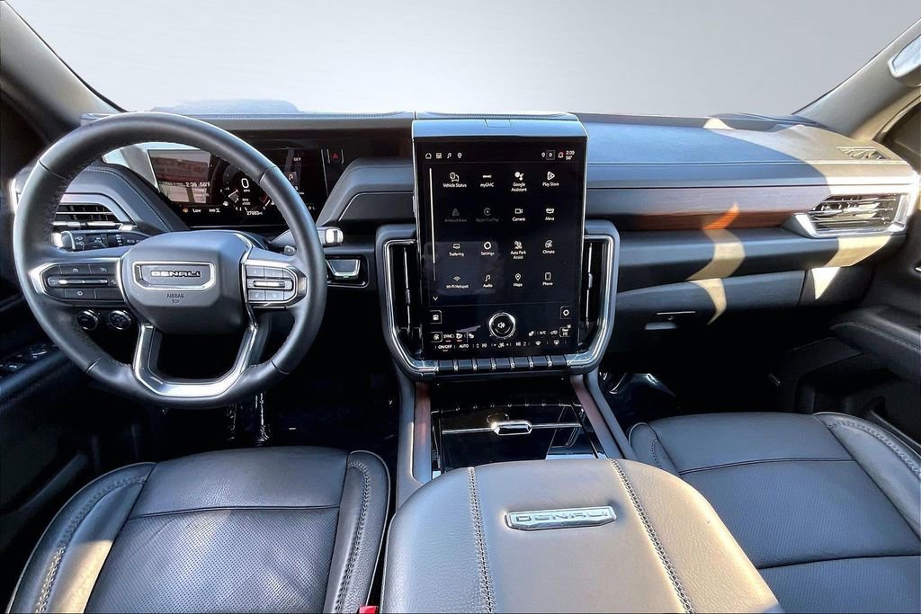 Used 2025 GMC Yukon Denali image 16