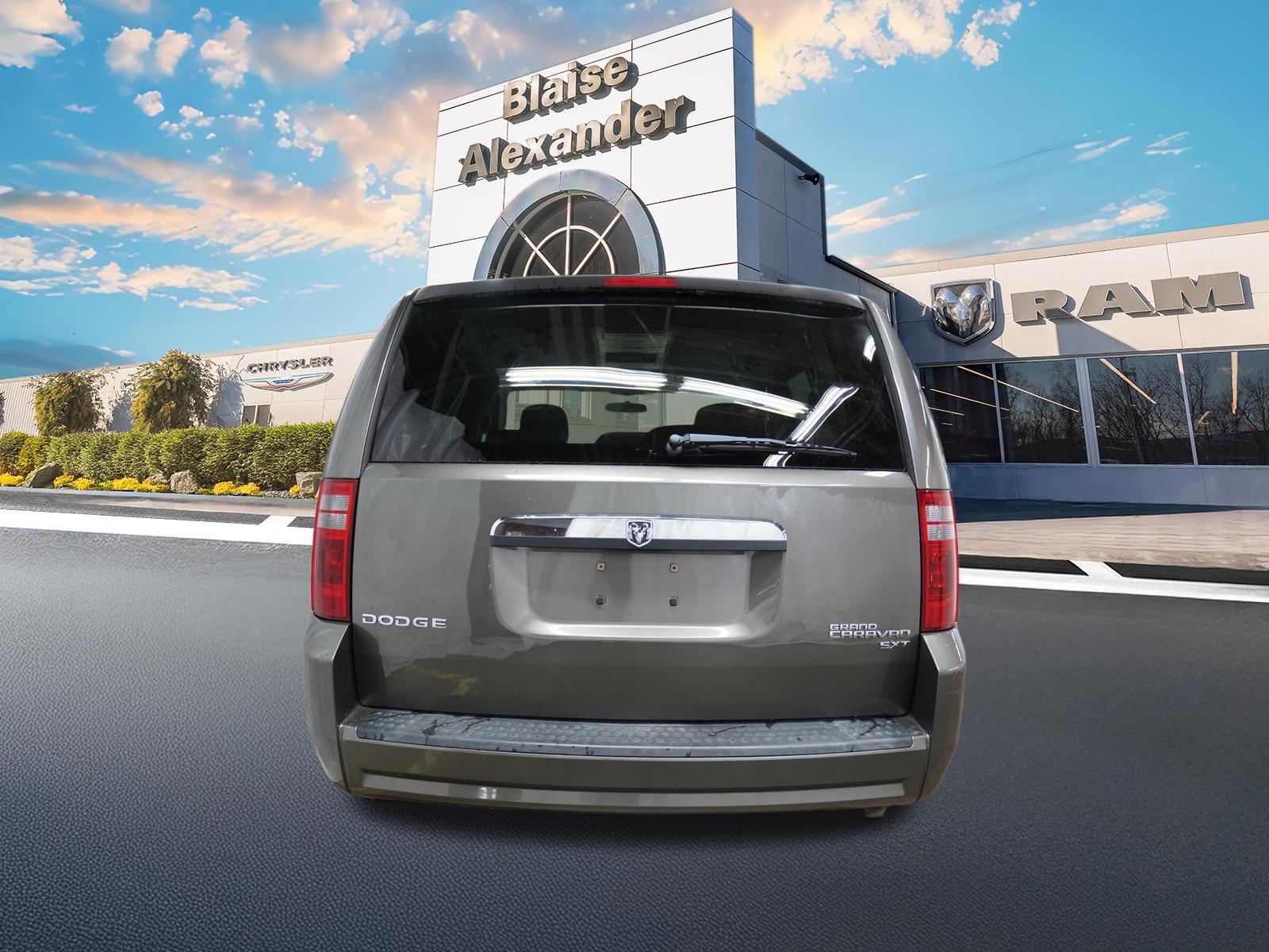 Used 2010 Dodge Grand Caravan SXT FWD image 7