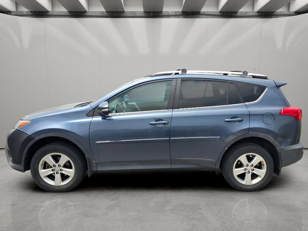 Used 2013 Toyota RAV4 XLE AWD/4WD image 4