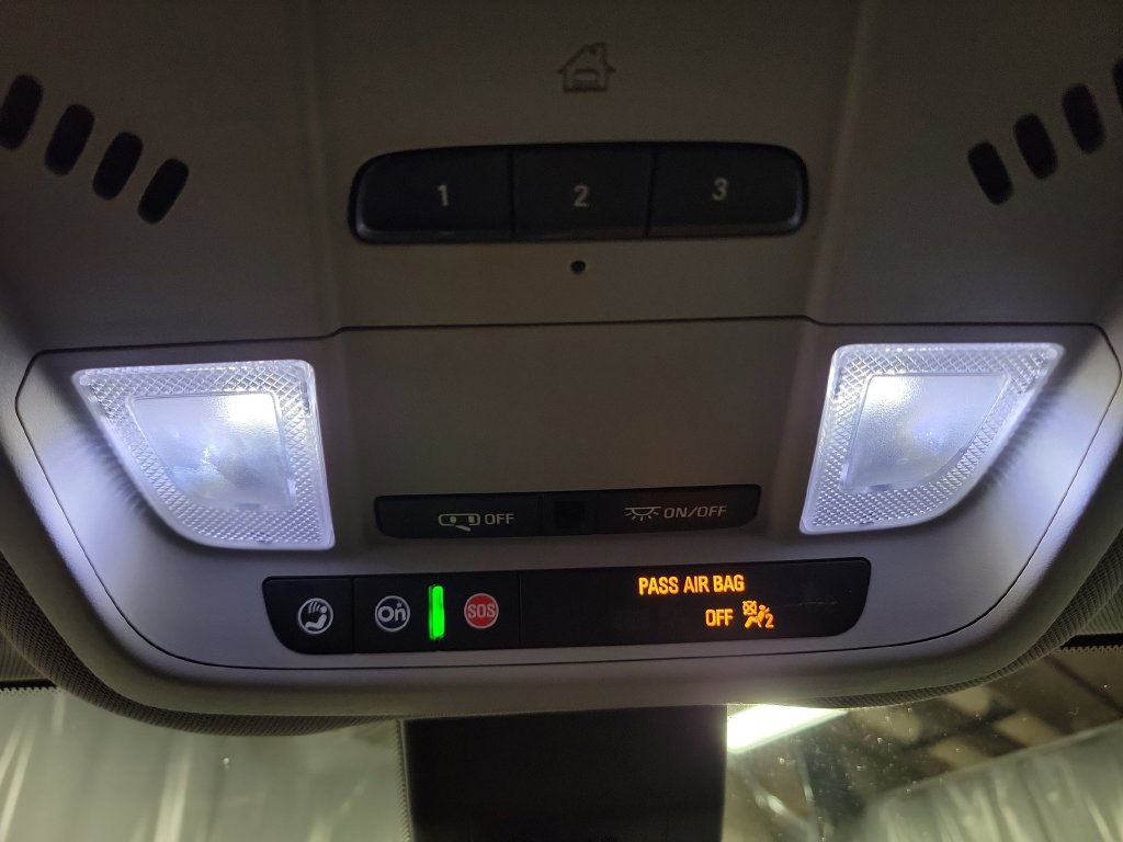 Used 2020 Chevrolet Equinox Premier FWD image 22