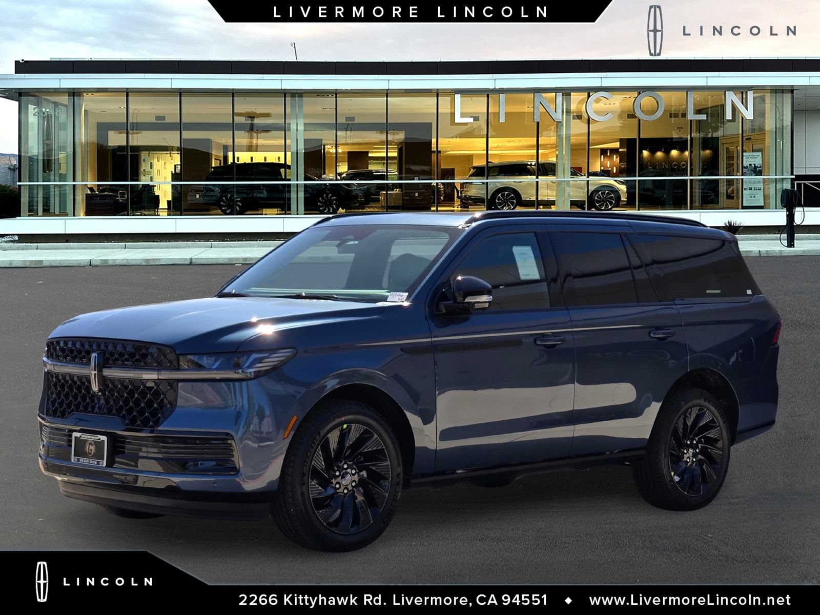New 2027 Lincoln Navigator Reserve w/ Jet Appearance Package AWD/4WD image 1