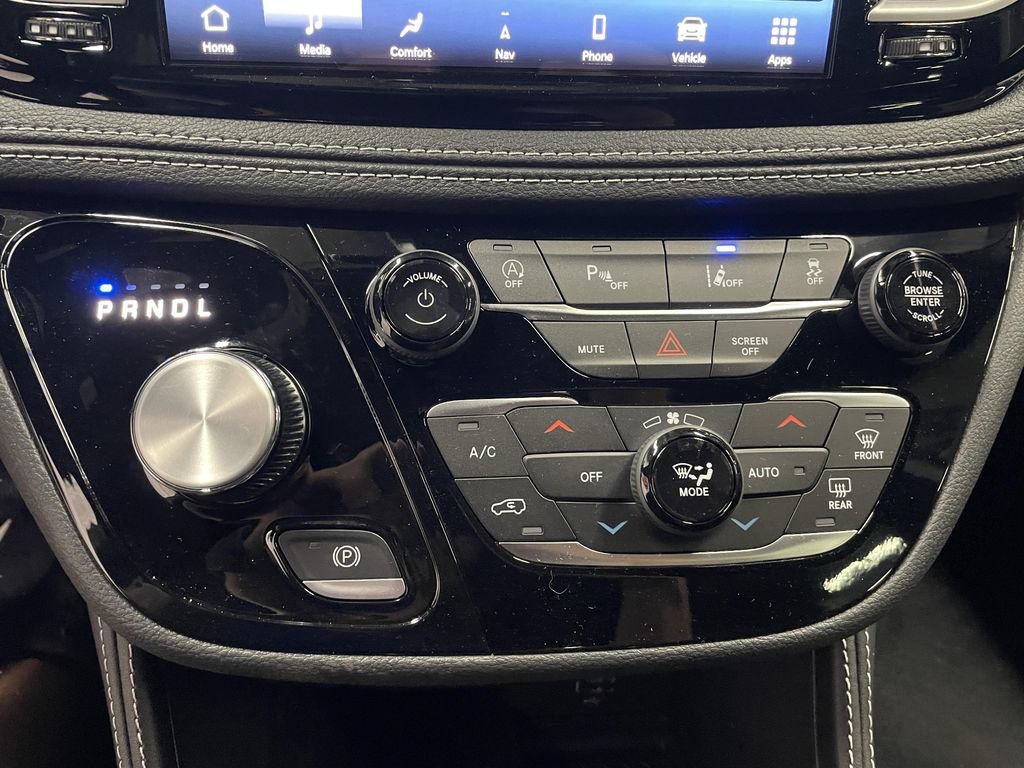 New 2027 Chrysler Pacifica Limited AWD/4WD image 18