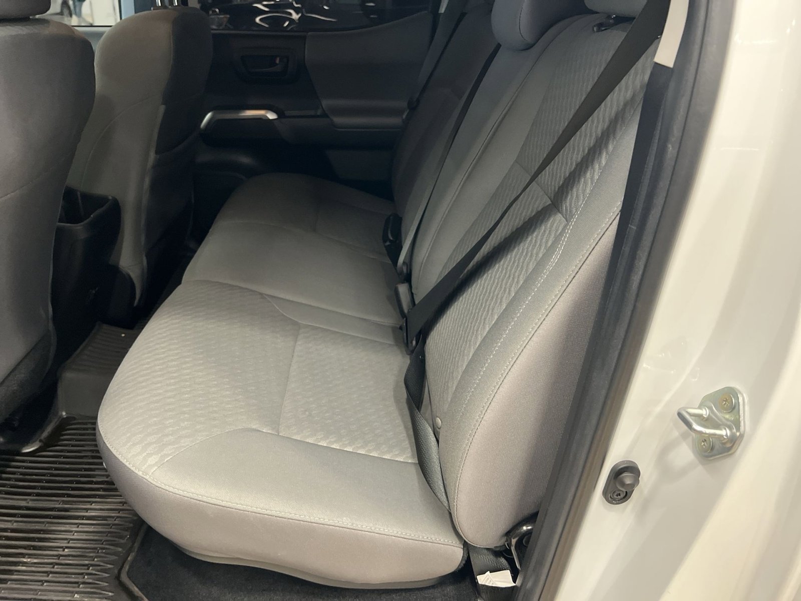 Used 2022 Toyota Tacoma SR5 w/ Technology Package image 21